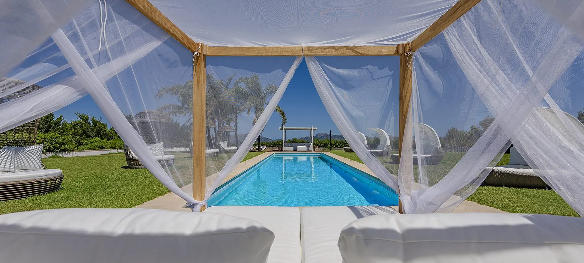 Villas with Heated Pools